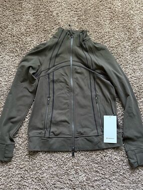 Lululemon NWT Define Track Jacket Luon Olive Brown/Black Size 6